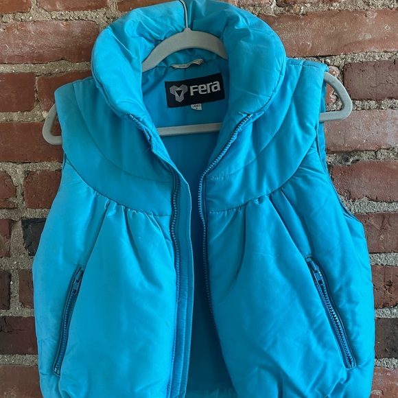 Neon blue cropped Fera puffer vest - Picture 6 of 9